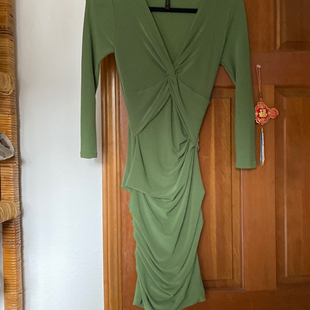 BCBG Body con style form fitting dress